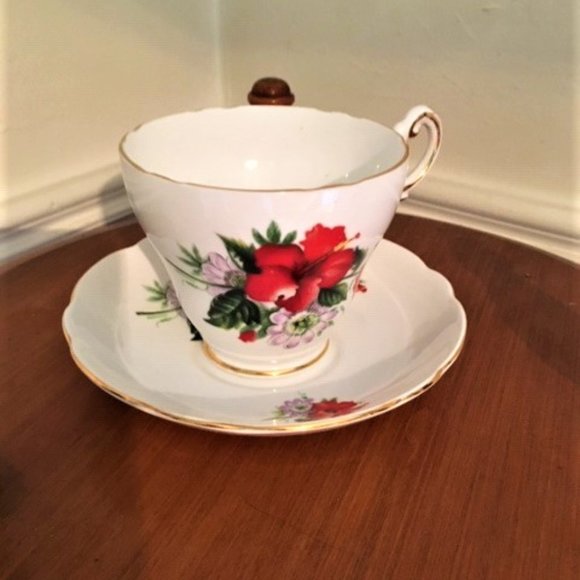 Regency English Bone China Tea Cup & Saucer - Picture 2 of 5
